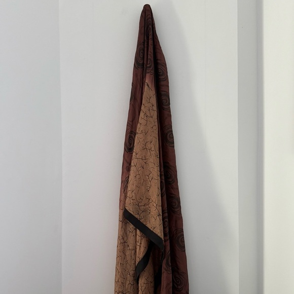 Vintage 1980s - 1990s brown & black patterned large silk sarong wrap scarf - Picture 2 of 6